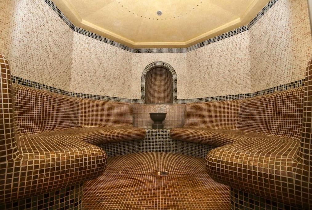 Luxury Penthouse With A Lavish Spa And 2 En-Suite Bedrooms Bansko Ngoại thất bức ảnh
