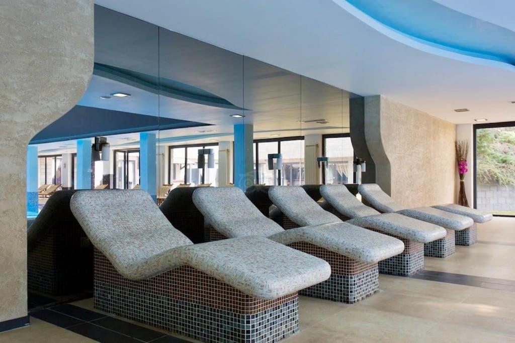 Luxury Penthouse With A Lavish Spa And 2 En-Suite Bedrooms Bansko Ngoại thất bức ảnh
